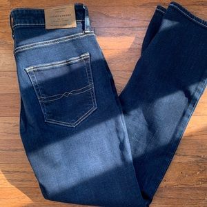 223 Lucky Brand straight denim
